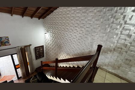 Casa à venda com 225m², 3 quartos e 2 vagas Casa à venda com 225m², 3 quartos e 2 vagasCorredor