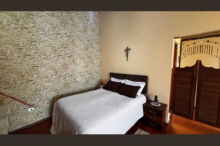 Casa à venda com 225m², 3 quartos e 2 vagas Casa à venda com 225m², 3 quartos e 2 vagasSuite