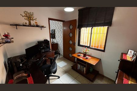Casa à venda com 225m², 3 quartos e 2 vagas Casa à venda com 225m², 3 quartos e 2 vagasEscritório