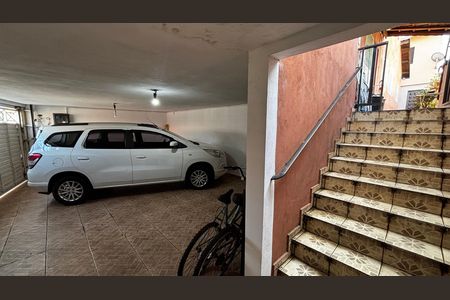 Casa à venda com 225m², 3 quartos e 2 vagas Casa à venda com 225m², 3 quartos e 2 vagasGaragem