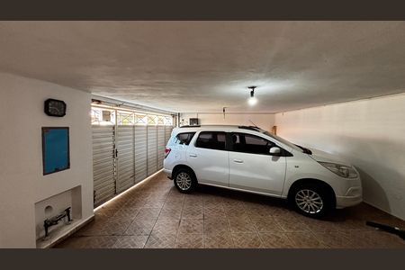 Casa à venda com 225m², 3 quartos e 2 vagas Casa à venda com 225m², 3 quartos e 2 vagasGaragem