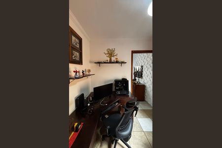 Casa à venda com 225m², 3 quartos e 2 vagas Casa à venda com 225m², 3 quartos e 2 vagasEscritório