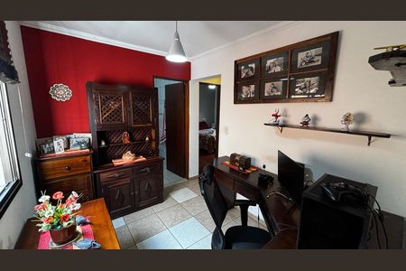 Casa à venda com 225m², 3 quartos e 2 vagas Casa à venda com 225m², 3 quartos e 2 vagasEscritório