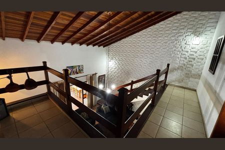 Casa à venda com 225m², 3 quartos e 2 vagas Casa à venda com 225m², 3 quartos e 2 vagasCorredor