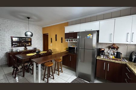 Casa à venda com 225m², 3 quartos e 2 vagas Casa à venda com 225m², 3 quartos e 2 vagasSala de Jantar - Cozinha