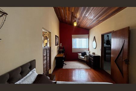 Casa à venda com 225m², 3 quartos e 2 vagas Casa à venda com 225m², 3 quartos e 2 vagasSuite
