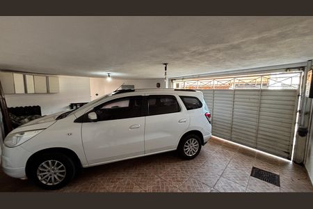 Casa à venda com 225m², 3 quartos e 2 vagas Casa à venda com 225m², 3 quartos e 2 vagasGaragem