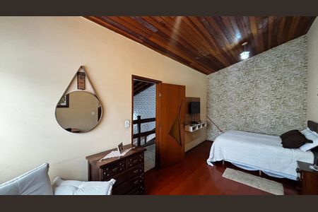 Casa à venda com 225m², 3 quartos e 2 vagas Casa à venda com 225m², 3 quartos e 2 vagasSuite