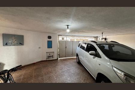 Casa à venda com 225m², 3 quartos e 2 vagas Casa à venda com 225m², 3 quartos e 2 vagasGaragem