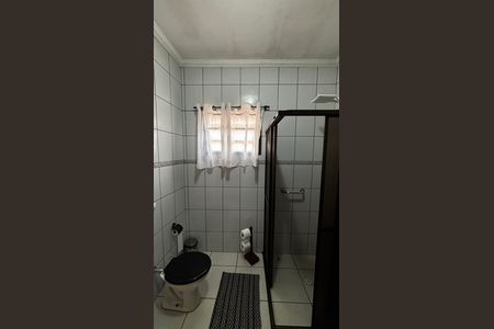Casa à venda com 225m², 3 quartos e 2 vagas Casa à venda com 225m², 3 quartos e 2 vagasBanheiro
