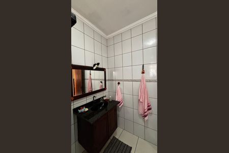 Casa à venda com 225m², 3 quartos e 2 vagas Casa à venda com 225m², 3 quartos e 2 vagasBanheiro