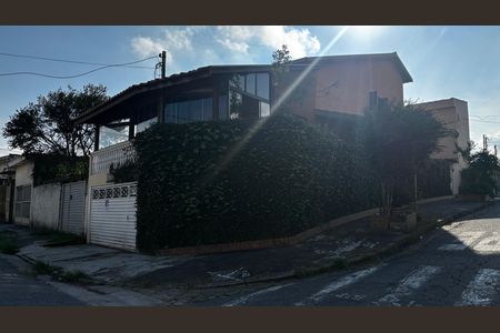 Casa para alugar com 88m², 2 quartos e sem vaga Casa para alugar com 88m², 2 quartos e sem vagaFachada