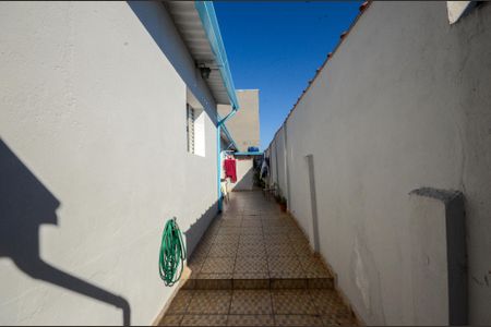 Casa à venda com 300m², 4 quartos e 2 vagasCorredor externo - Casa 2
