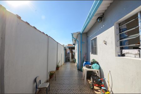 Casa à venda com 300m², 4 quartos e 2 vagasCorredor externo - Casa 2