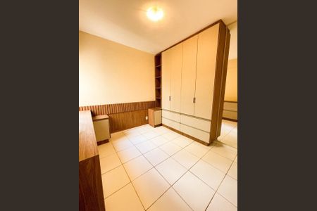 Apartamento para alugar com 140m², 3 quartos e 2 vagas Apartamento para alugar com 140m², 3 quartos e 2 vagasQuarto