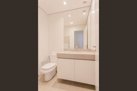 Banheiro de apartamento para alugar com 2 quartos, 71m² em Pinheiros, São Paulo