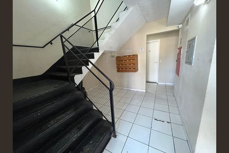 Apartamento para alugar com 55m², 2 quartos e 1 vagaEscada