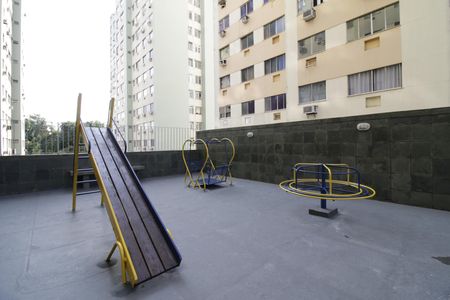Apartamento à venda com 65m², 2 quartos e 1 vagaÁrea comum - Playground