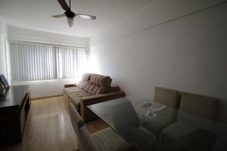Apartamento à venda com 65m², 2 quartos e 1 vagaSala