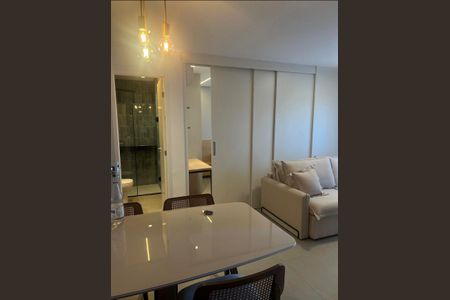 sala  de apartamento para alugar com 1 quarto, 40m² em Empresarial 18 do Forte, Barueri