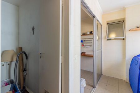 Apartamento à venda com 120m², 3 quartos e 2 vagas Apartamento à venda com 120m², 3 quartos e 2 vagasÁrea de Serviço