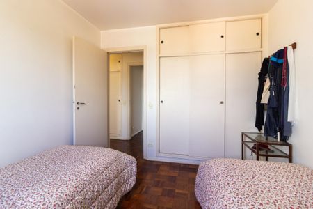 Apartamento à venda com 120m², 3 quartos e 2 vagas Apartamento à venda com 120m², 3 quartos e 2 vagasQuarto 1