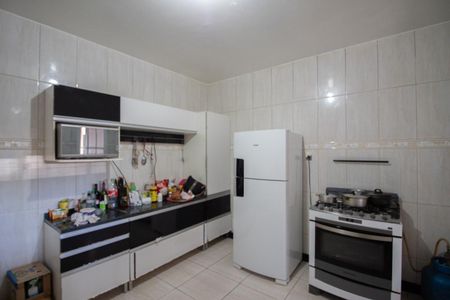 Casa à venda com 2331m², 2 quartos e 4 vagas Casa à venda com 2331m², 2 quartos e 4 vagasCozinha
