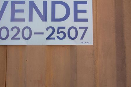 Casa à venda com 2331m², 2 quartos e 4 vagas Casa à venda com 2331m², 2 quartos e 4 vagasPlaquinha Instalada