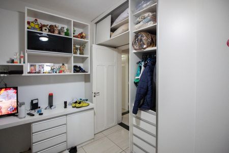 Casa à venda com 2331m², 2 quartos e 4 vagas Casa à venda com 2331m², 2 quartos e 4 vagasQuarto 2