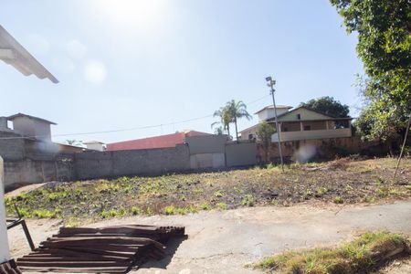 Casa à venda com 2331m², 2 quartos e 4 vagas Casa à venda com 2331m², 2 quartos e 4 vagasLote