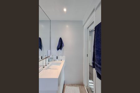 Apartamento à venda com 96m², 3 quartos e 2 vagas Apartamento à venda com 96m², 3 quartos e 2 vagasBanheiro da Suíte