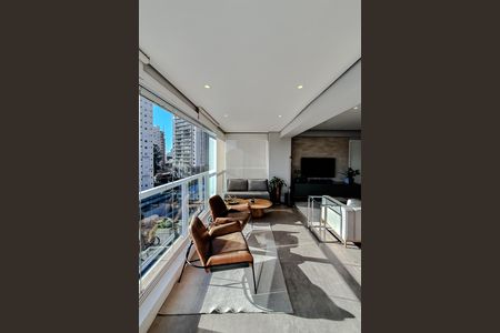 Apartamento à venda com 96m², 3 quartos e 2 vagas Apartamento à venda com 96m², 3 quartos e 2 vagasVaranda