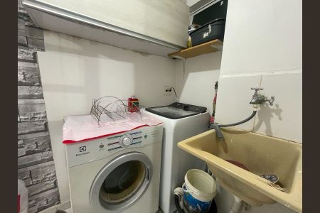 Casa de condomínio à venda com 88m², 2 quartos e sem vaga