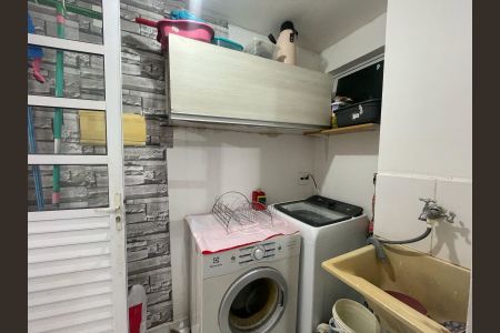 Casa de condomínio à venda com 88m², 2 quartos e sem vaga