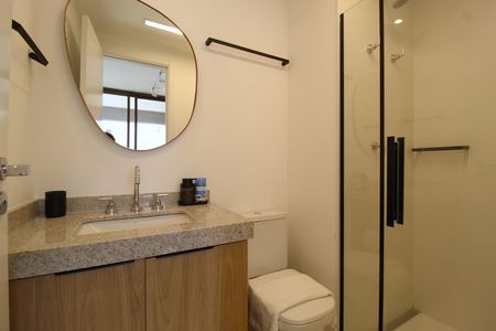 Banheiro de kitnet/studio à venda com 1 quarto, 27m² em Vila Nova Conceição, São Paulo