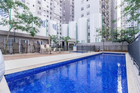 Apartamento para alugar com 40m², 2 quartos e sem vaga Apartamento para alugar com 40m², 2 quartos e sem vagaÁrea comum - Piscina