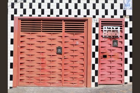 Apartamento para alugar com 50m², 2 quartos e sem vagaFachada e portão