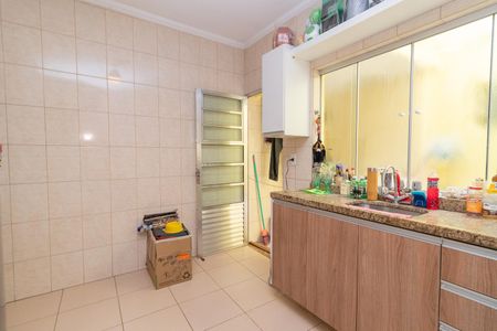 Casa à venda com 165m², 2 quartos e 2 vagas Casa à venda com 165m², 2 quartos e 2 vagasCozinha