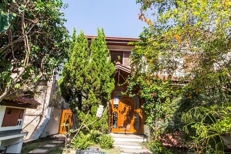 Casa de condomínio à venda com 327m², 4 quartos e 3 vagasVista da Rua