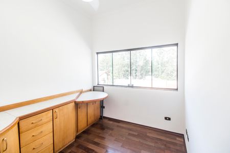 Casa de condomínio à venda com 327m², 4 quartos e 3 vagasEscritório