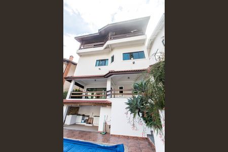 Casa de condomínio à venda com 327m², 4 quartos e 3 vagasFachada