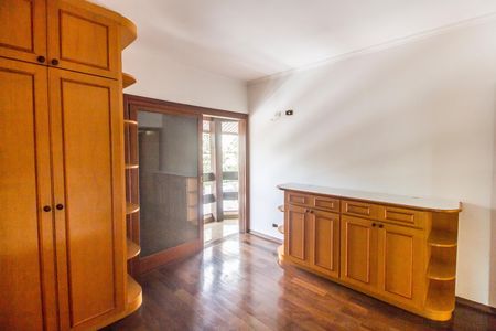 Casa de condomínio à venda com 327m², 4 quartos e 3 vagasSuíte 3