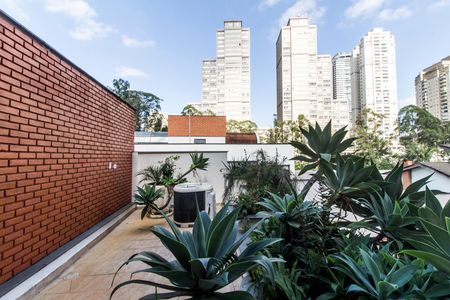 Casa de condomínio à venda com 327m², 4 quartos e 3 vagasQuintal