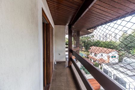 Casa de condomínio à venda com 327m², 4 quartos e 3 vagasVaranda