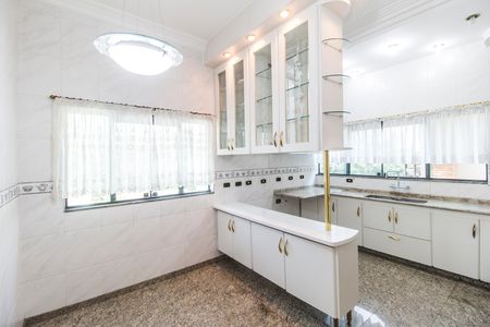 Casa de condomínio à venda com 327m², 4 quartos e 3 vagasCozinha