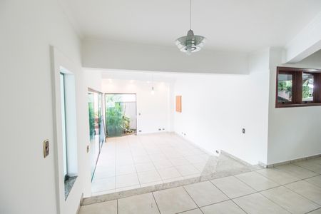 Casa de condomínio à venda com 327m², 4 quartos e 3 vagasSalão de Festas
