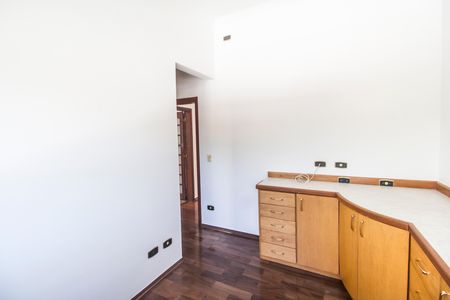 Casa de condomínio à venda com 327m², 4 quartos e 3 vagasEscritório