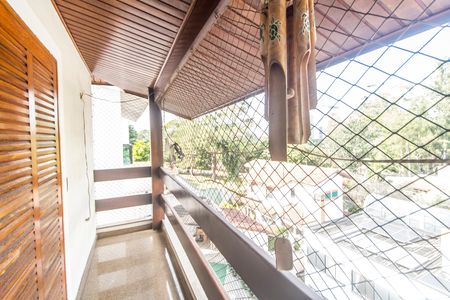 Casa de condomínio à venda com 327m², 4 quartos e 3 vagasVaranda