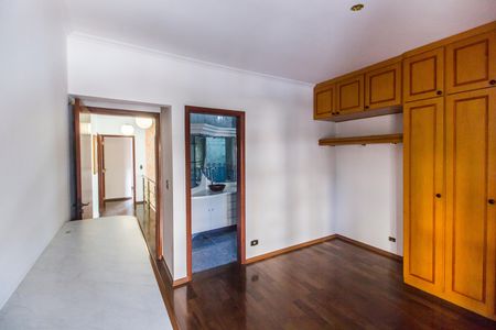Casa de condomínio à venda com 327m², 4 quartos e 3 vagasSuíte 3