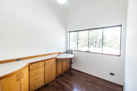 Casa de condomínio à venda com 327m², 4 quartos e 3 vagasEscritório